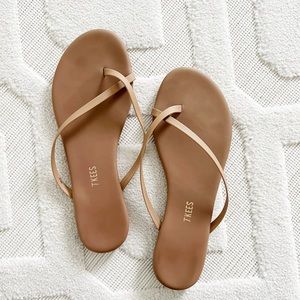 Tkees neutral criss-cross sandal